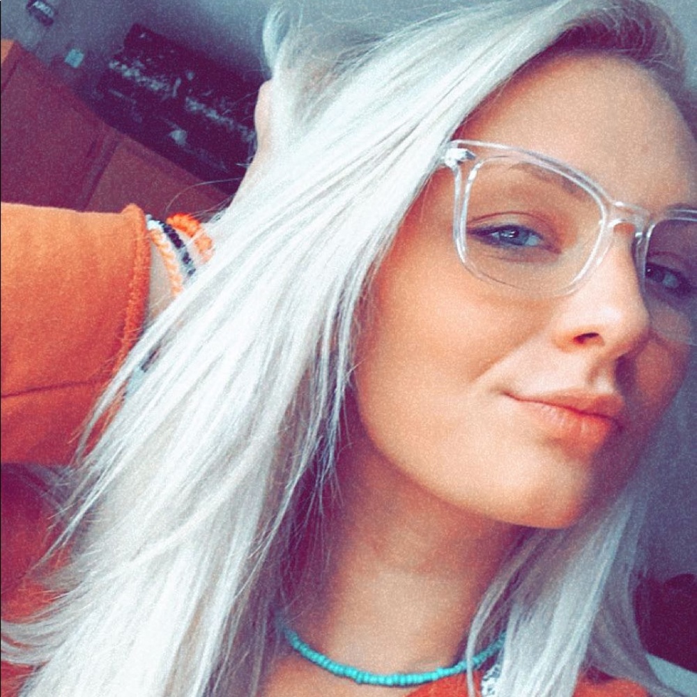 Meet your Posher, Ellie